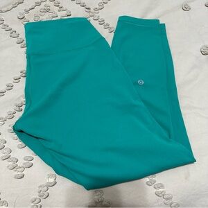 Lululemon Wunder Train HR Tight 25” in Kelly Green